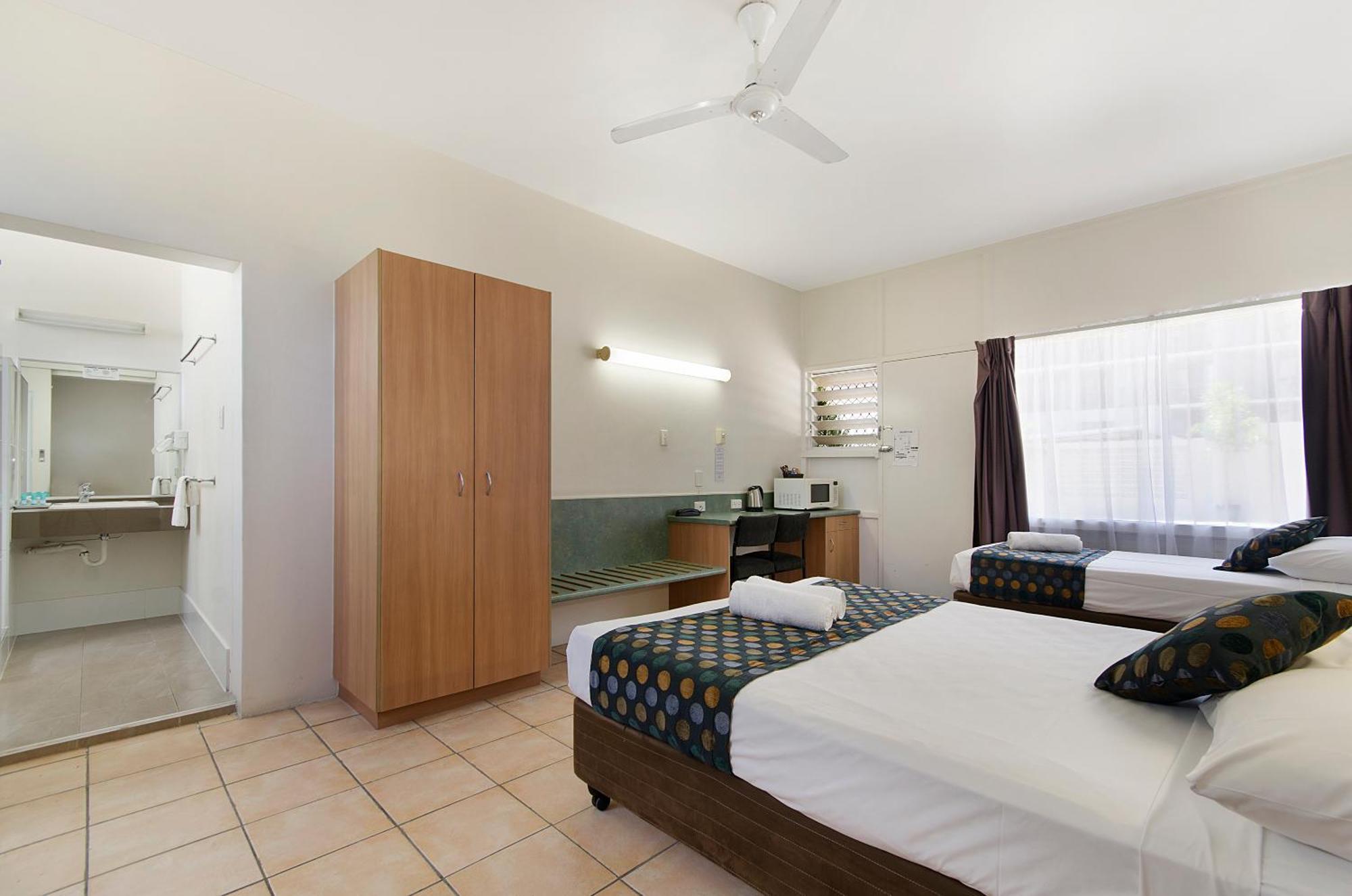 Beach House Motel Townsville Exteriör bild