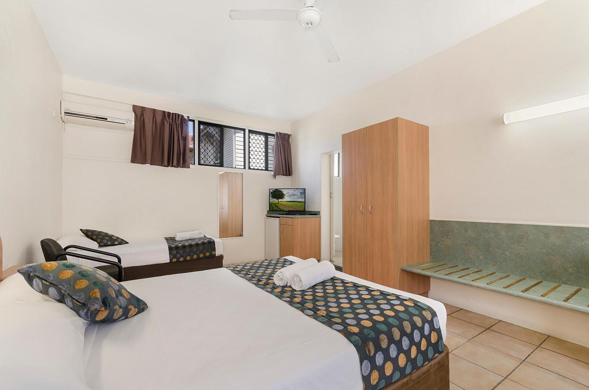 Beach House Motel Townsville Exteriör bild