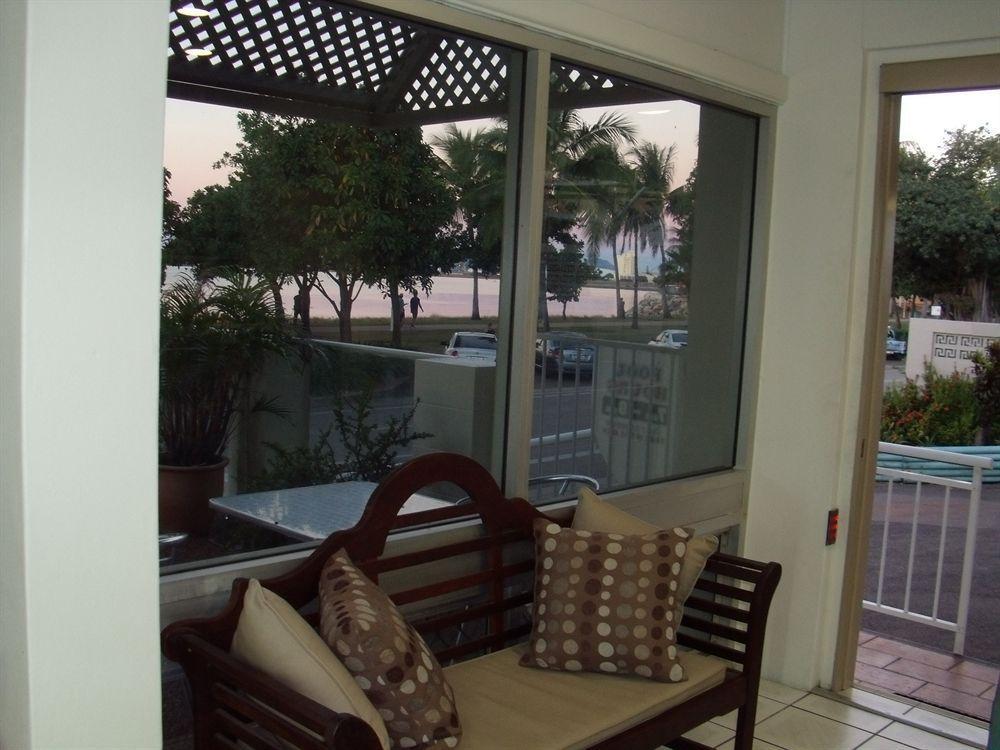 Beach House Motel Townsville Exteriör bild