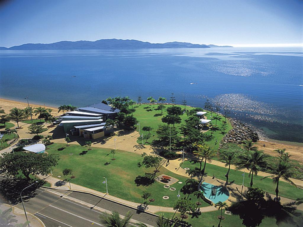Beach House Motel Townsville Exteriör bild