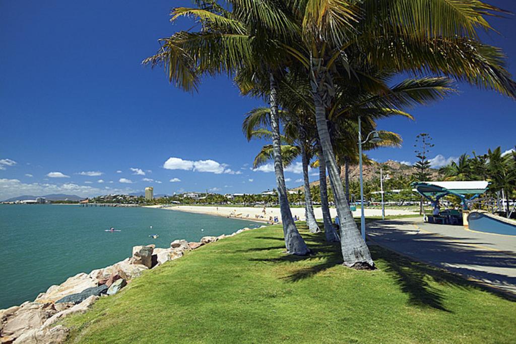 Beach House Motel Townsville Exteriör bild