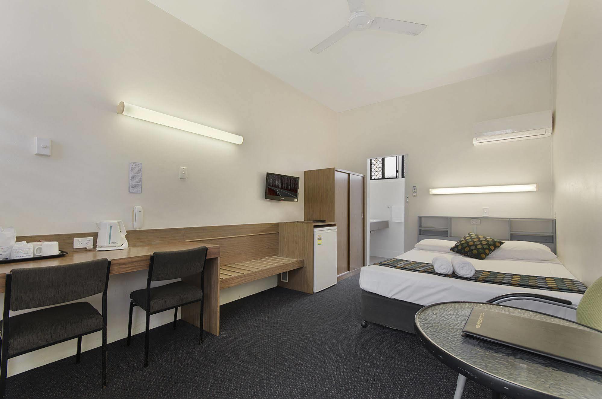 Beach House Motel Townsville Exteriör bild