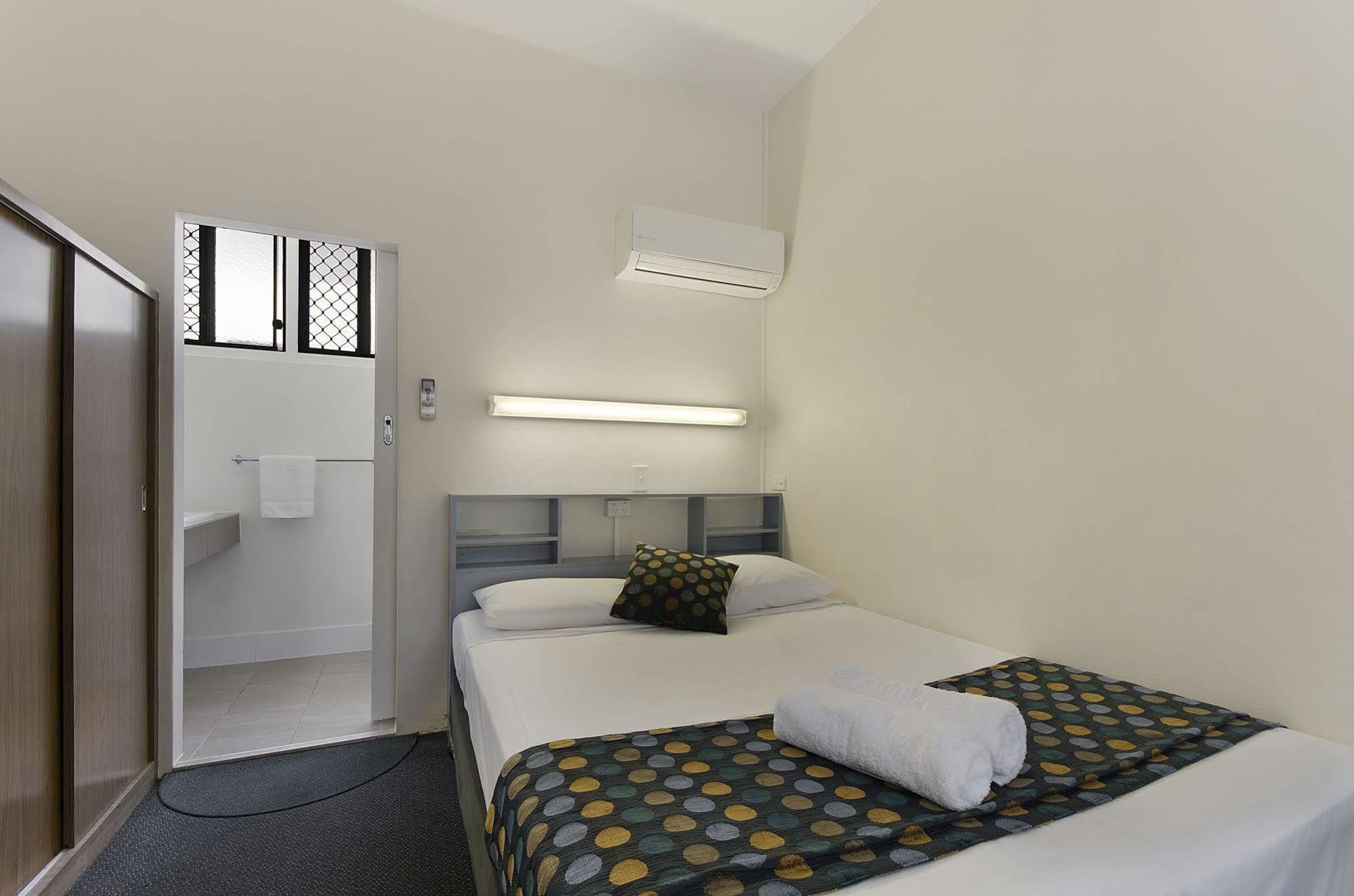 Beach House Motel Townsville Exteriör bild